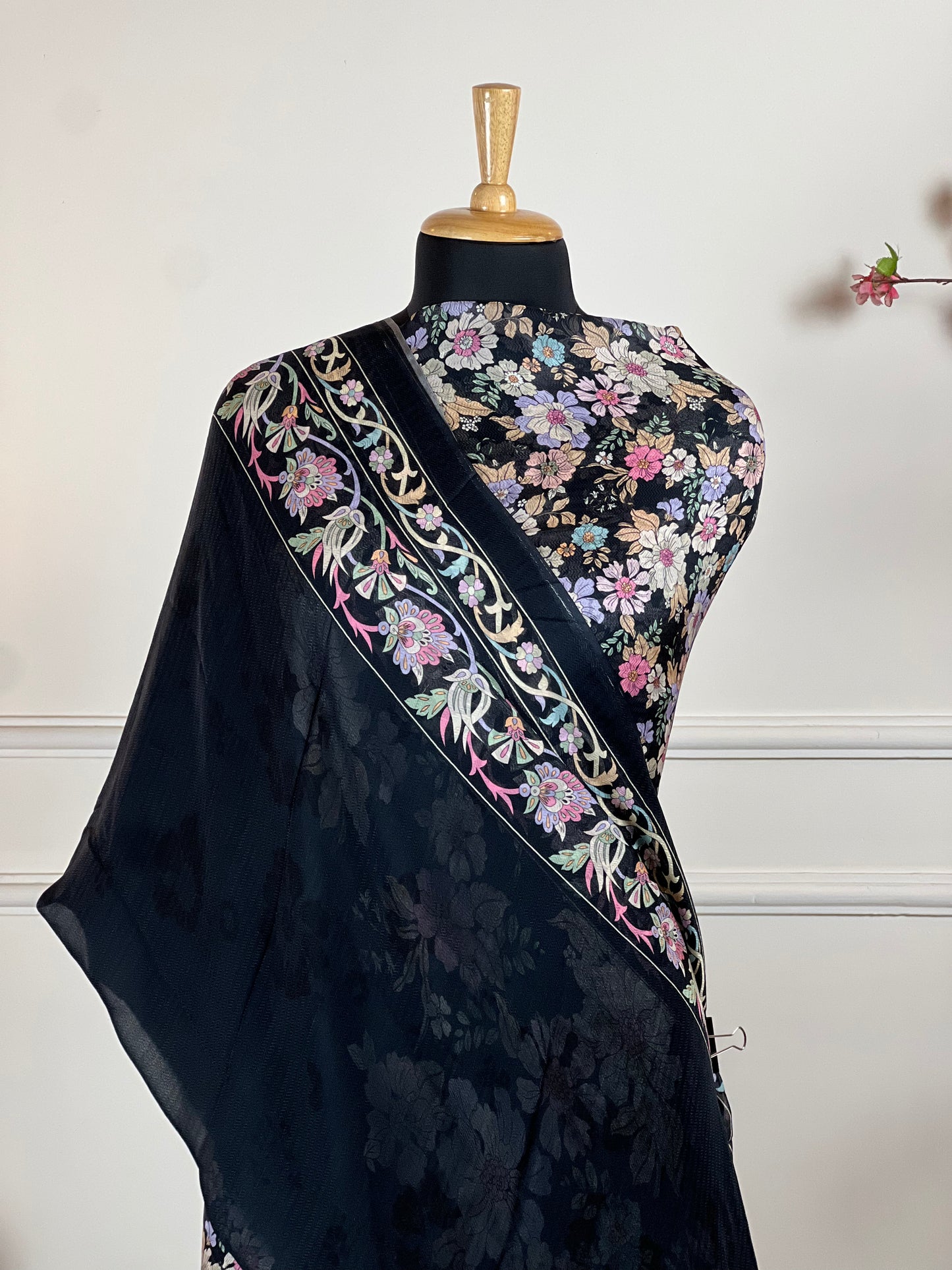 TOP: Twill printed digital ; BOTTOM: Muslin ; DUPATTA: Twill printed digital art no 0114