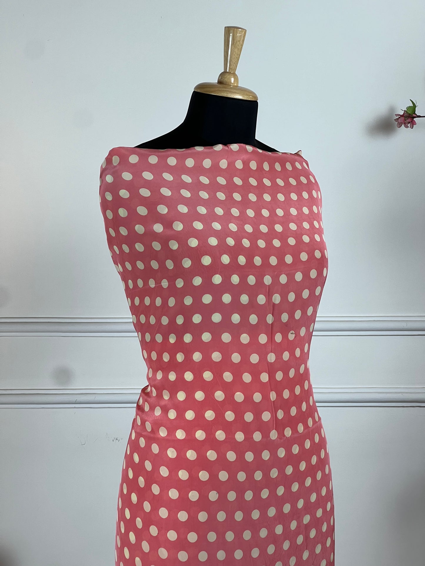 TOP: Crape polka dots ; BOTTOM: Crape ; DUPATTA: Pure printed art no 0126