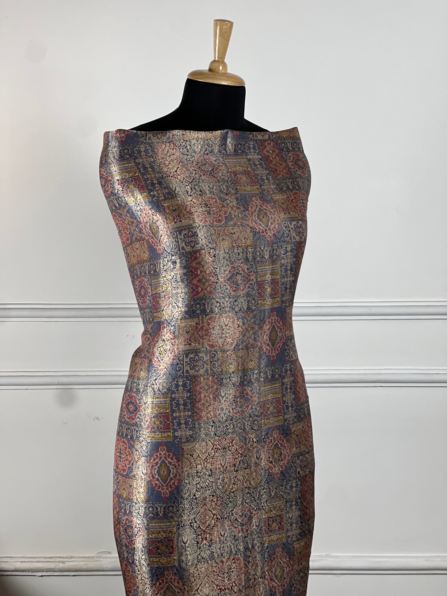 TOP: Shimmer muslin digital print ; BOTTOM: Silk muslin art no 0176