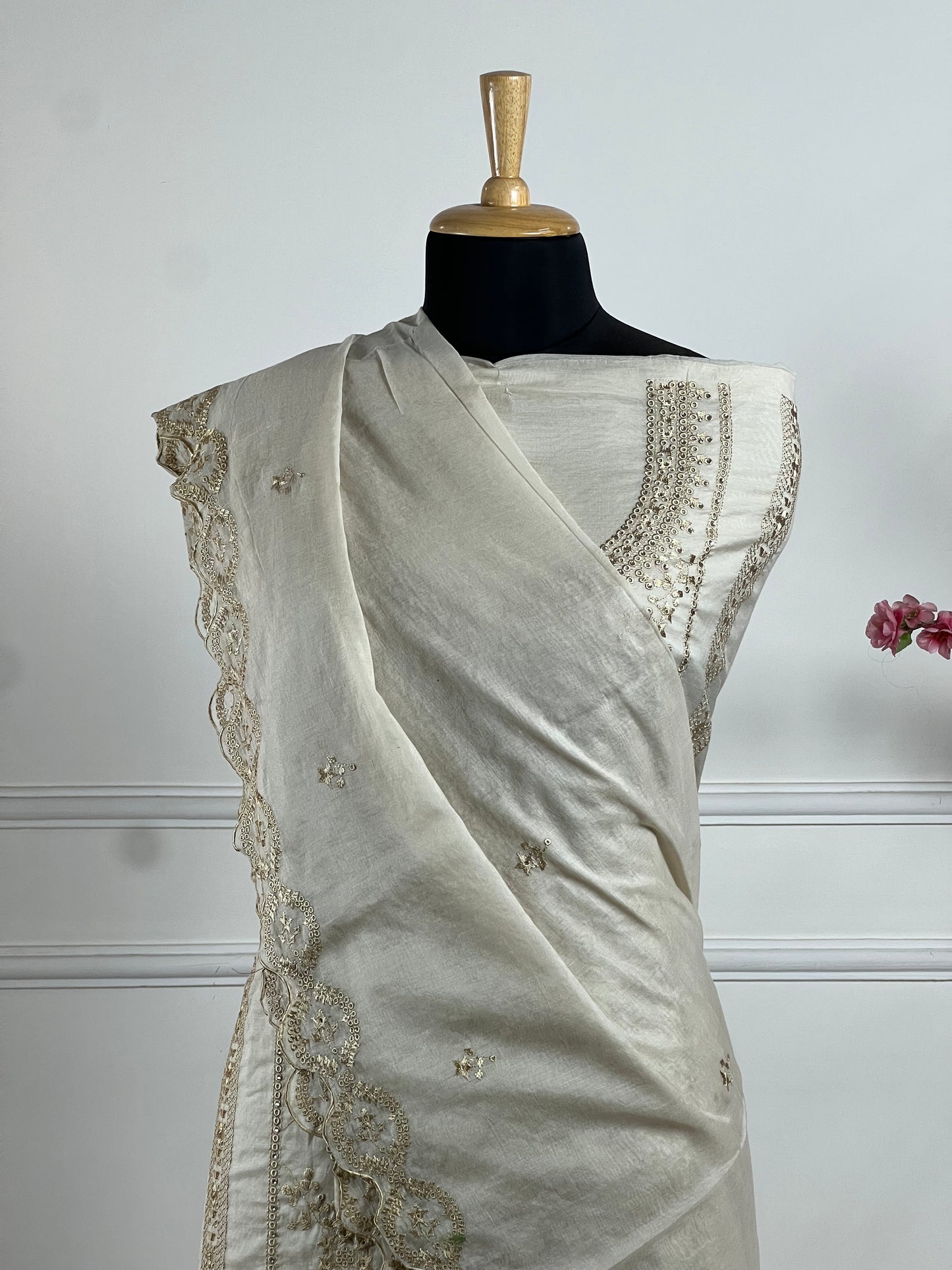 TOP: Soft mul chanderi Thread work, sequin ; BOTTOM: Silk santoon ; DUPATTA: Mul chanderi Thread cut work art no 0190