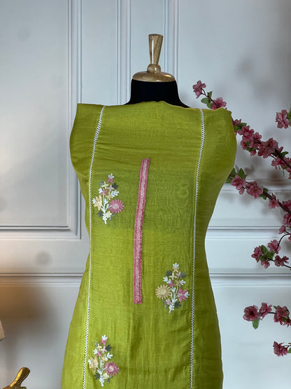 Top Pure mul cotton with Kashmiri thread work and thread lace Bottom Plain crape Dupatta Pure chiffon painting dupatta