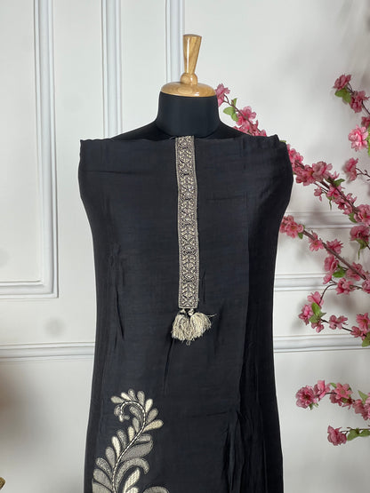 Top Pure premium silk with thread work highlighted with silk jari work designer pattern Bottom Pure premium cotton Dupatta Elegant designer contrast dupatta pure premium jamdani