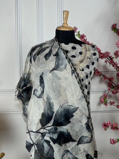 Top Pure premium organja with premium jari dabka pearl nalki and sequins work on neck with lattan border Bottom Pure premium opada silk Dupatta Pure premium organja silk with cutwork and nalki border and buti