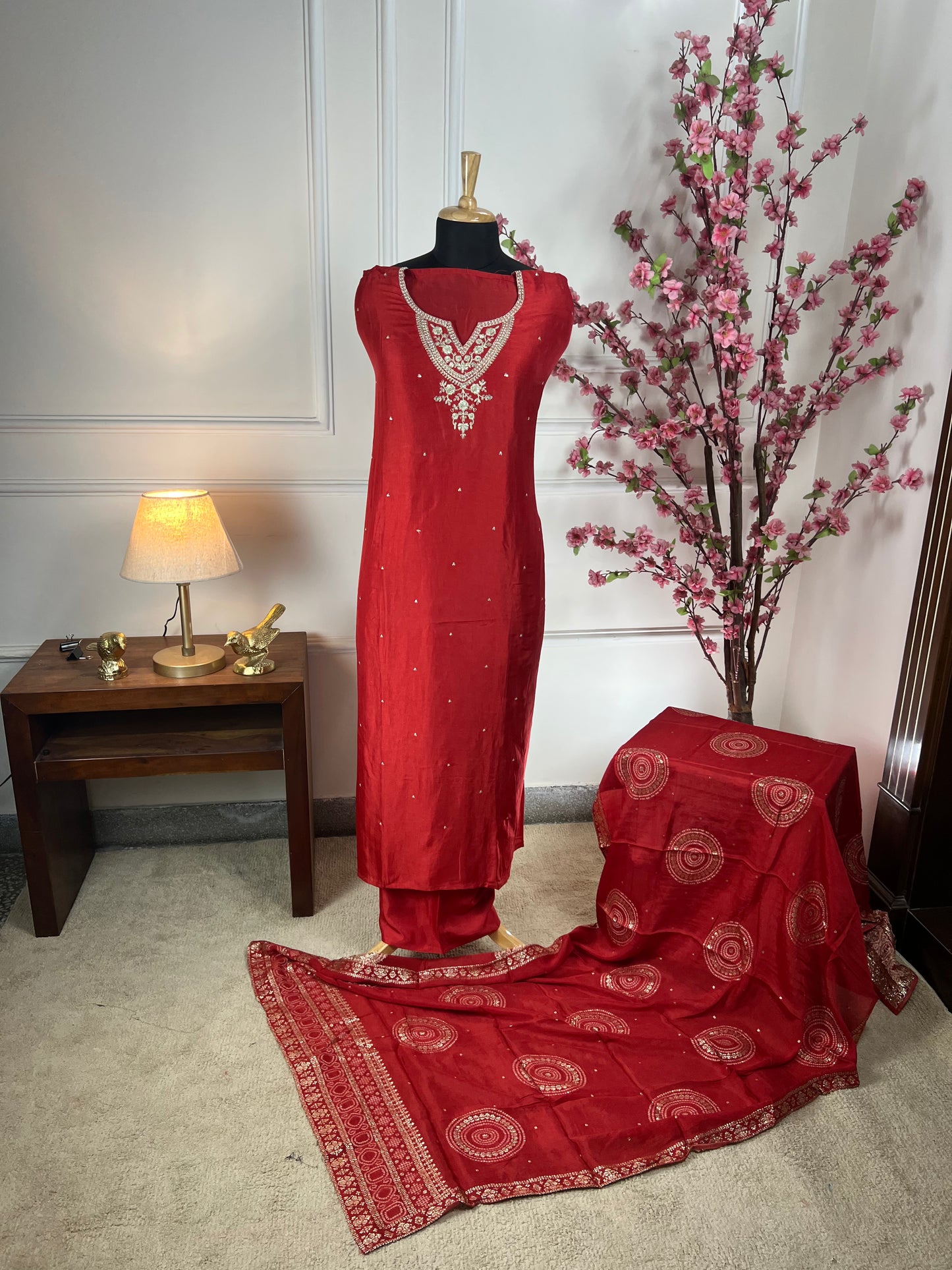 Top Muslin silk with pearl thread and soft jeri work designer pattern Bottom Pure silk santoon Dupatta Pure chinon Banarasi weaving