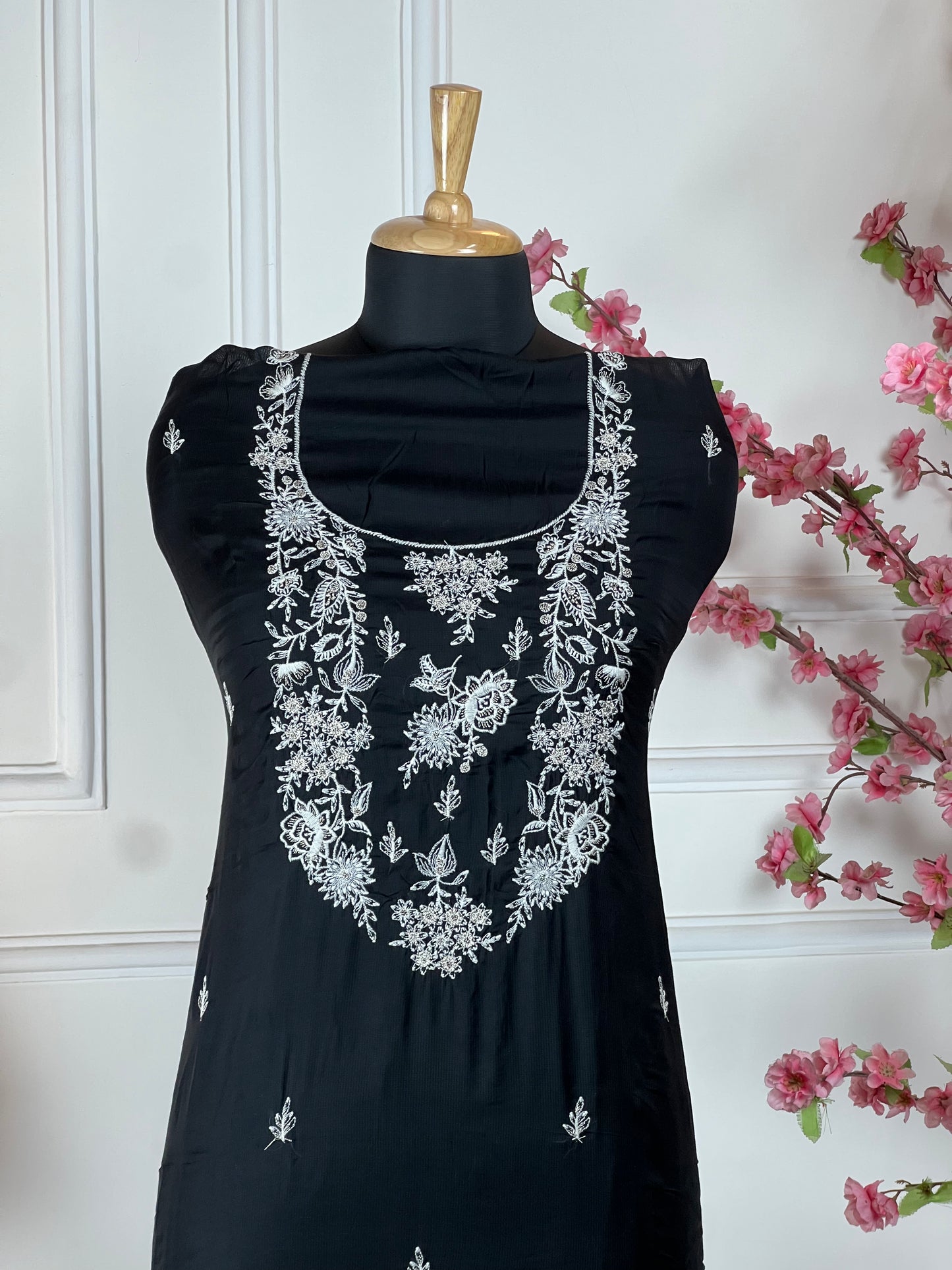 Top Muslin Kota cheque thread work on neck and buti on front Bottom Muslin pure Dupatta Muslin Kota cheque with thread works