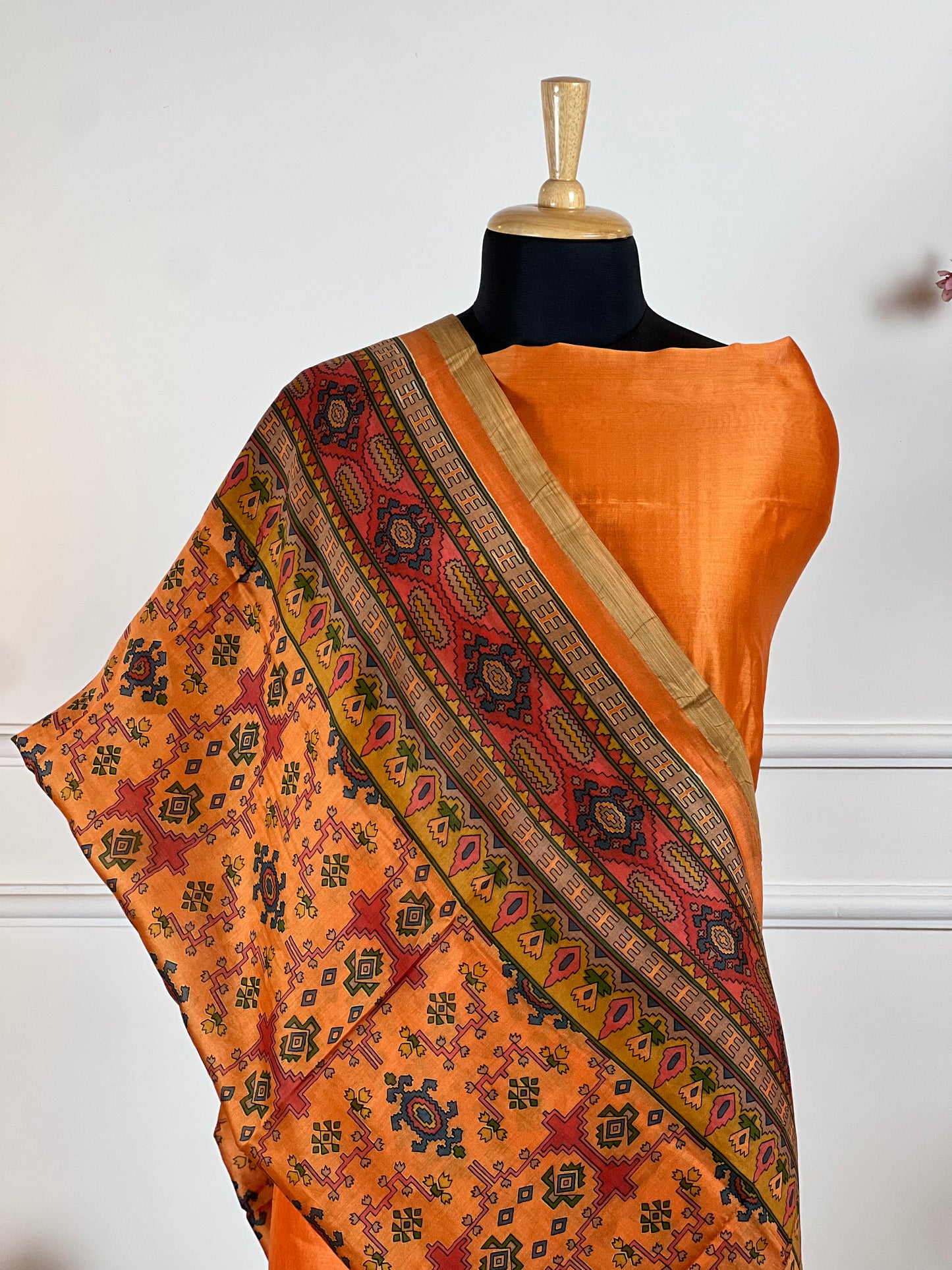 TOP: Maheshwari silk ; BOTTOM: Jam cotton ; DUPATTA: Maheshwari silk  art no 0117