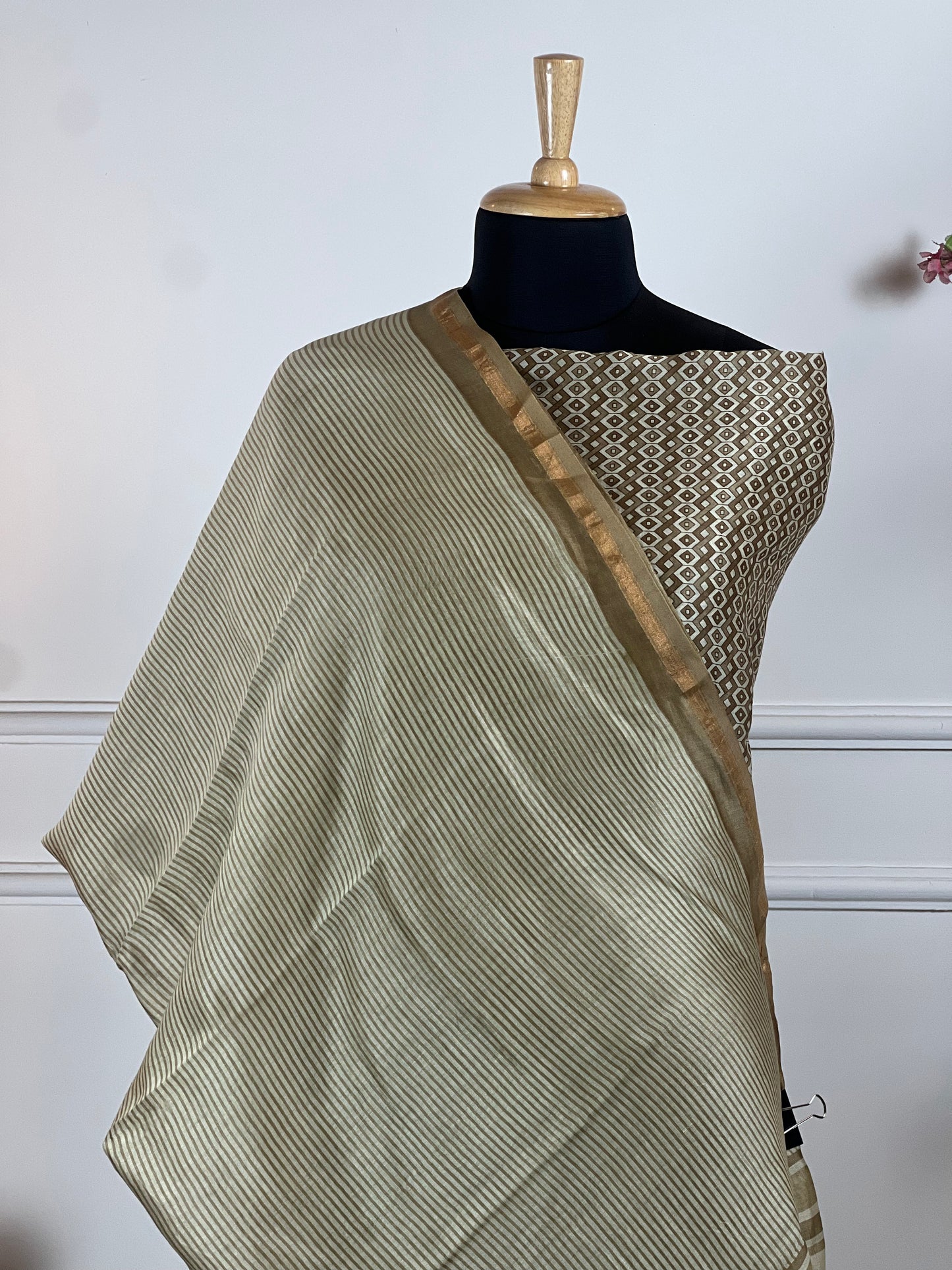 TOP: Maheshwari silk digital printed ; BOTTOM: Muslin ; DUPATTA: Maheshwari silk  art no 0120