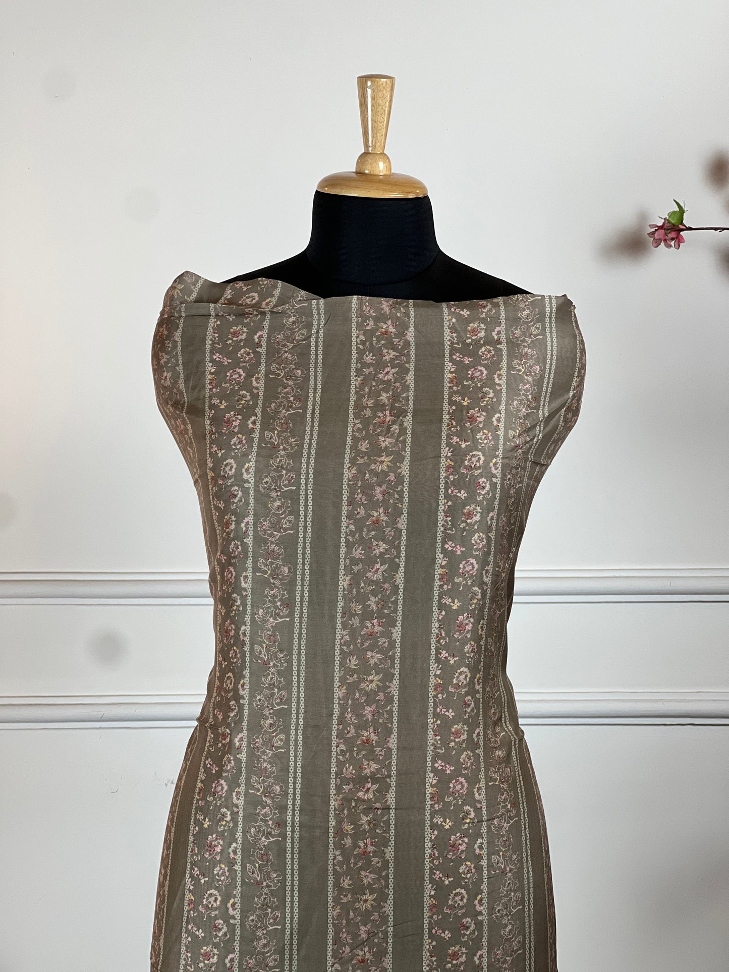 TOP: Muslin silk printed ; BOTTOM: Muslin silk printed ; DUPATTA: Muslin printed  art no 0124