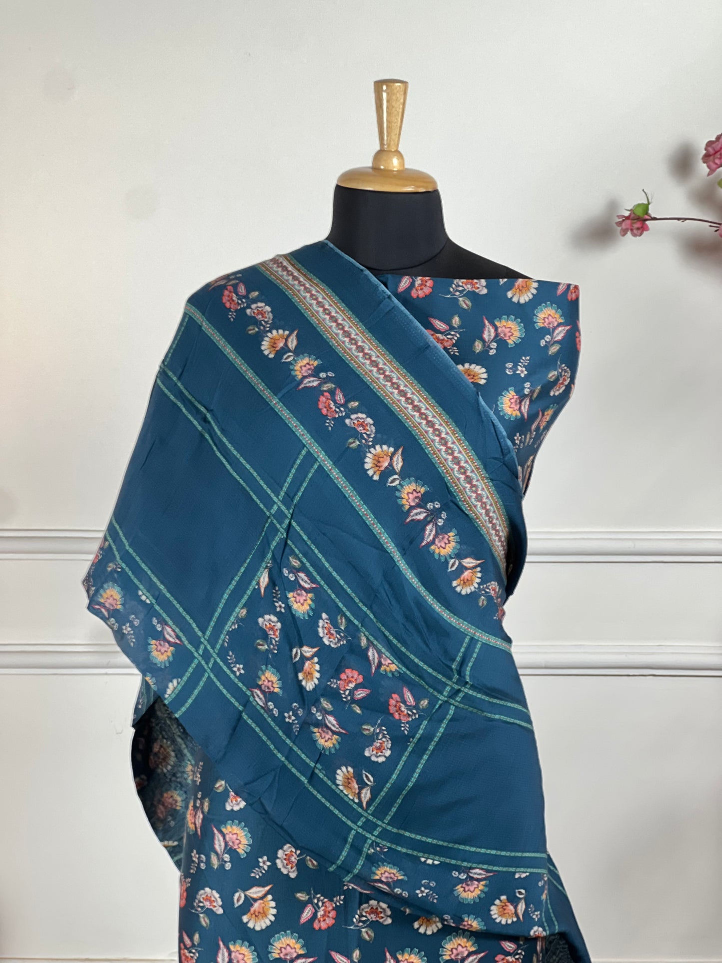 TOP: Muslin digital print ; BOTTOM: Muslin digital print ; DUPATTA: Muslin digital print  art no 0145