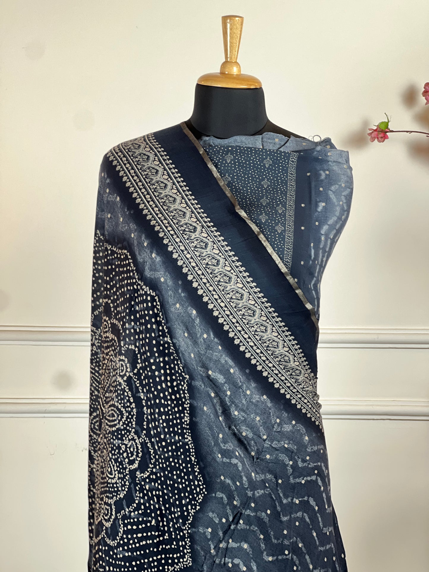 TOP: Mushlin digital print ; BOTTOM: Mushlin ; DUPATTA: Mashlin digital print  art no 0153