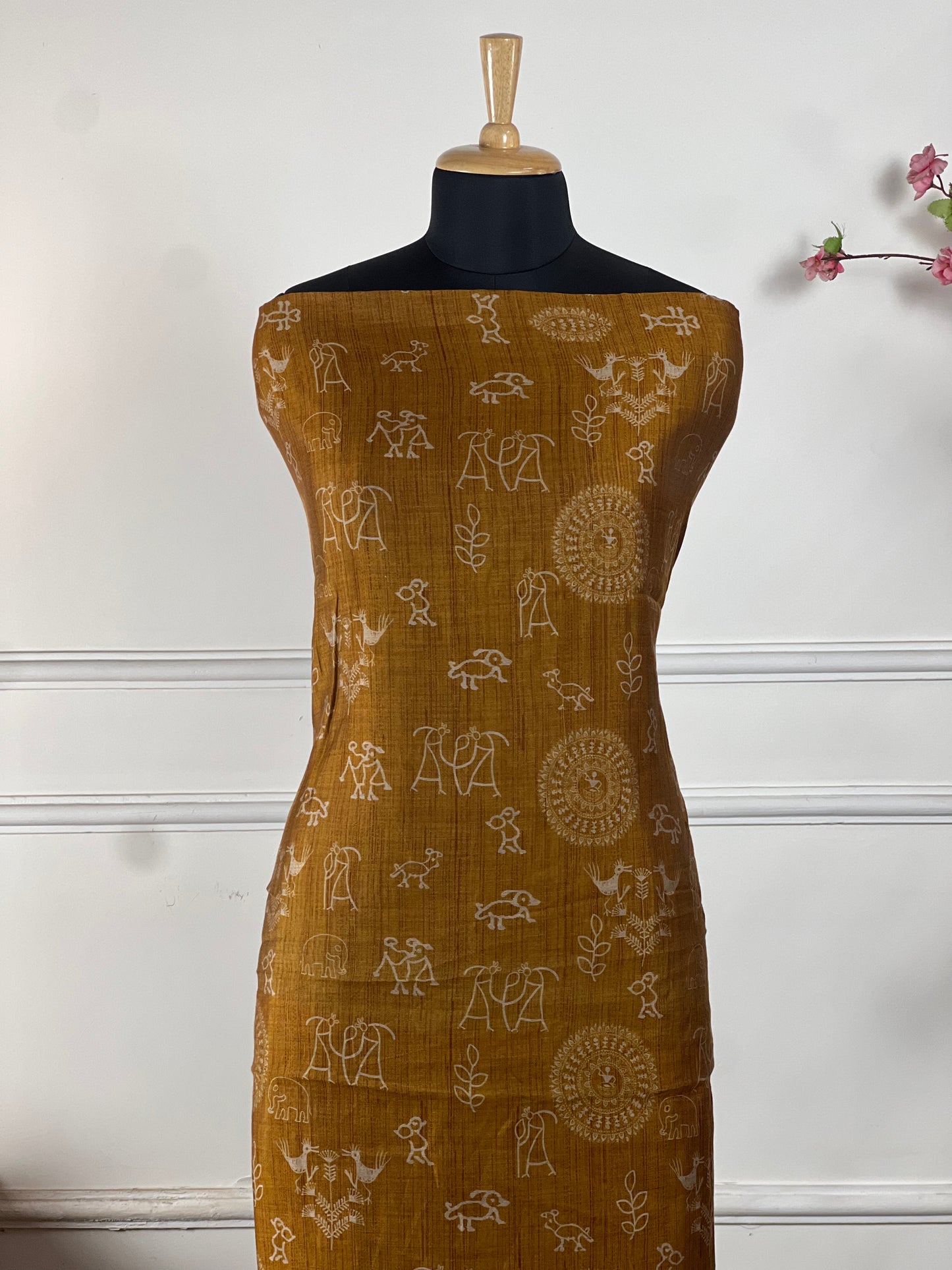 TOP: Maheshwari Silk digital print ; BOTTOM: Silk santoon ; DUPATTA: Maheshwari Silk digital print  art no 0163