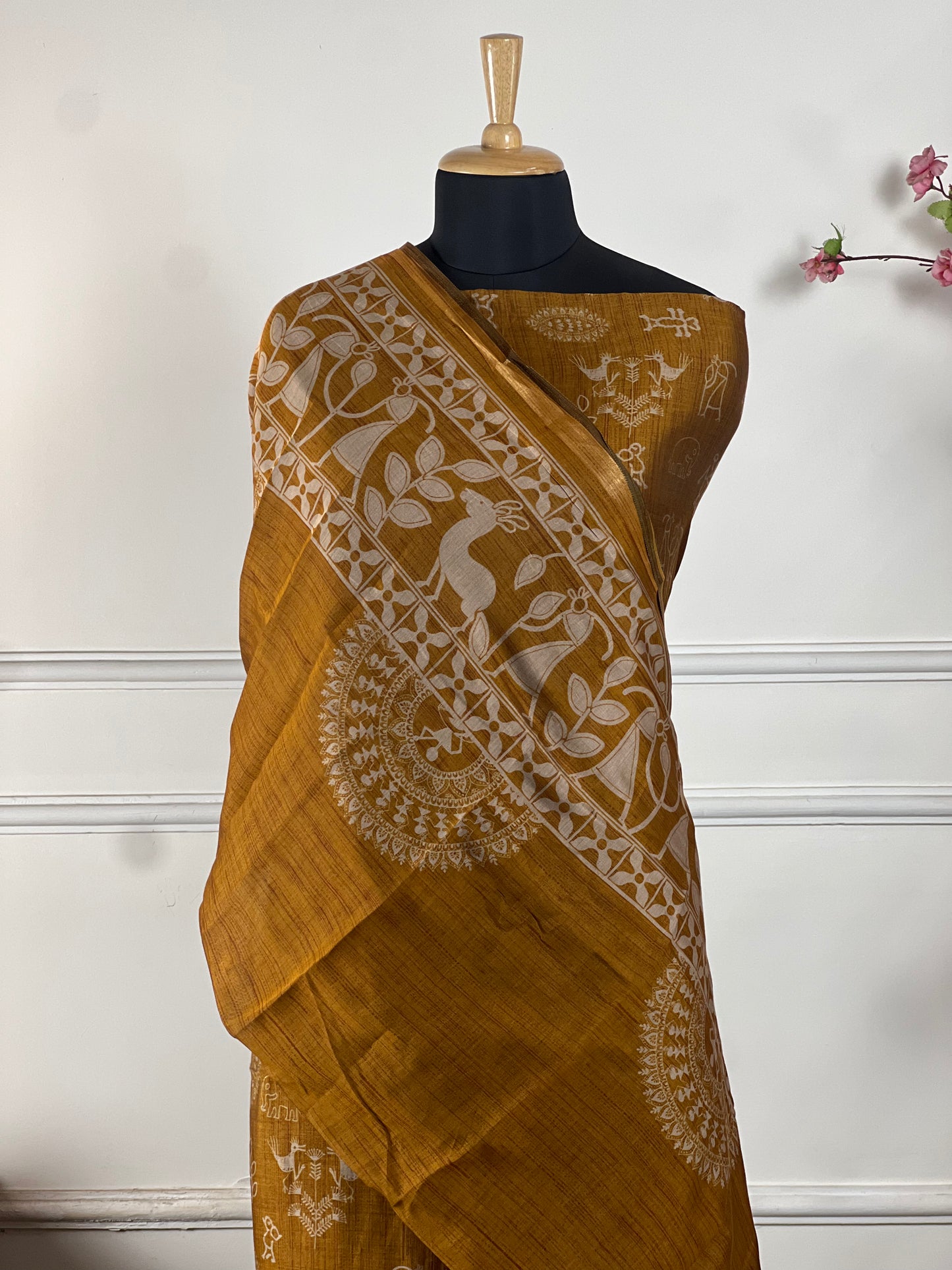 TOP: Maheshwari Silk digital print ; BOTTOM: Silk santoon ; DUPATTA: Maheshwari Silk digital print  art no 0163