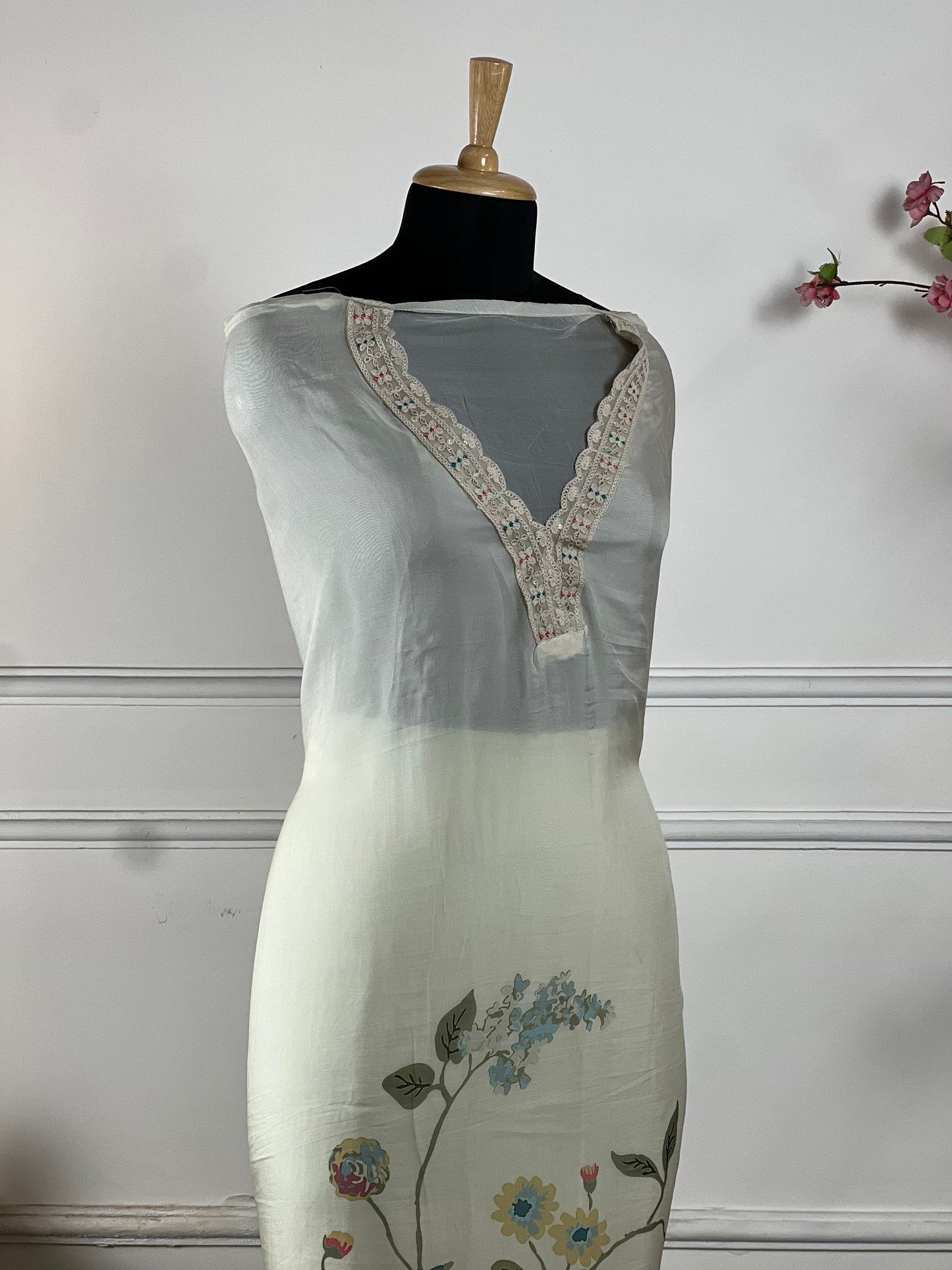 TOP: Organja digital print Front and baju print ; BOTTOM: Santoon silk ; DUPATTA: Organja digital print and cutwork stoll  art no 0166