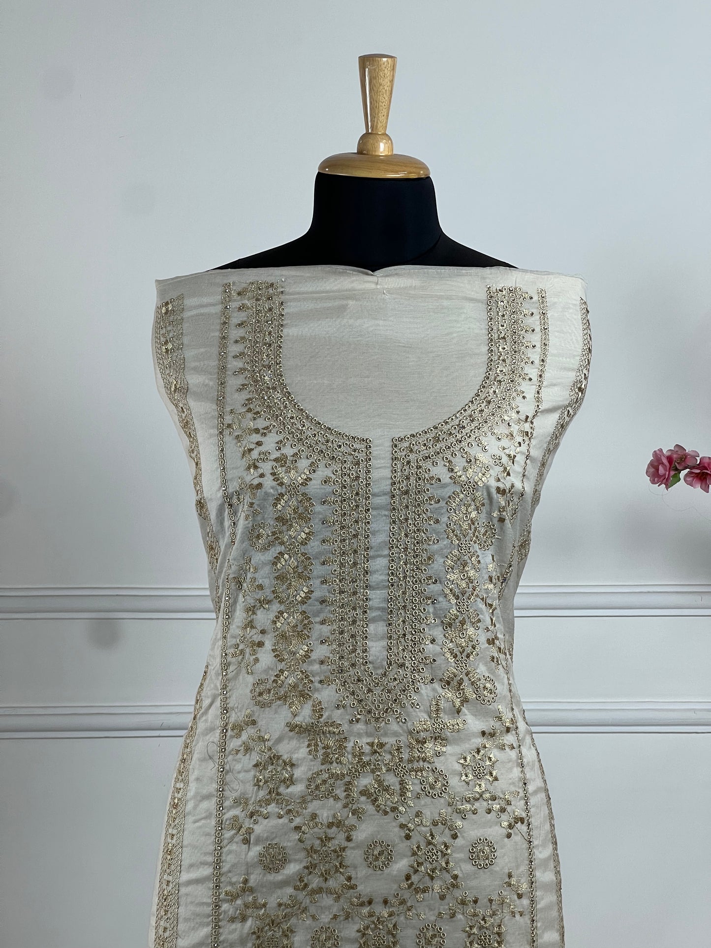 TOP: Soft mul chanderi Thread work, sequin ; BOTTOM: Silk santoon ; DUPATTA: Mul chanderi Thread cut work  art no 0190