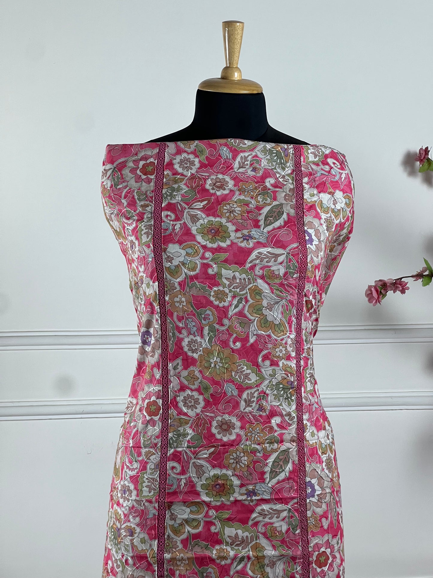 TOP: Lawn cotton Thread Jaal work and lace Digital print ; BOTTOM: Lawn Cotton ; DUPATTA: Muslin four side lace, Digital print  art no 0197