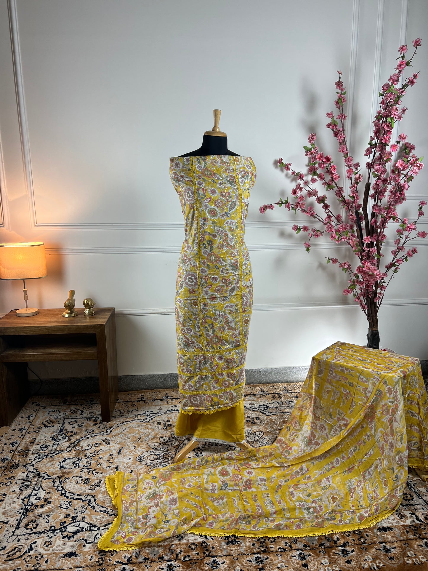TOP: Lawn cotton Thread Jaal work and lace Digital print ; BOTTOM: Lawn Cotton ; DUPATTA: Muslin four side lace, Digital print  art no 0198